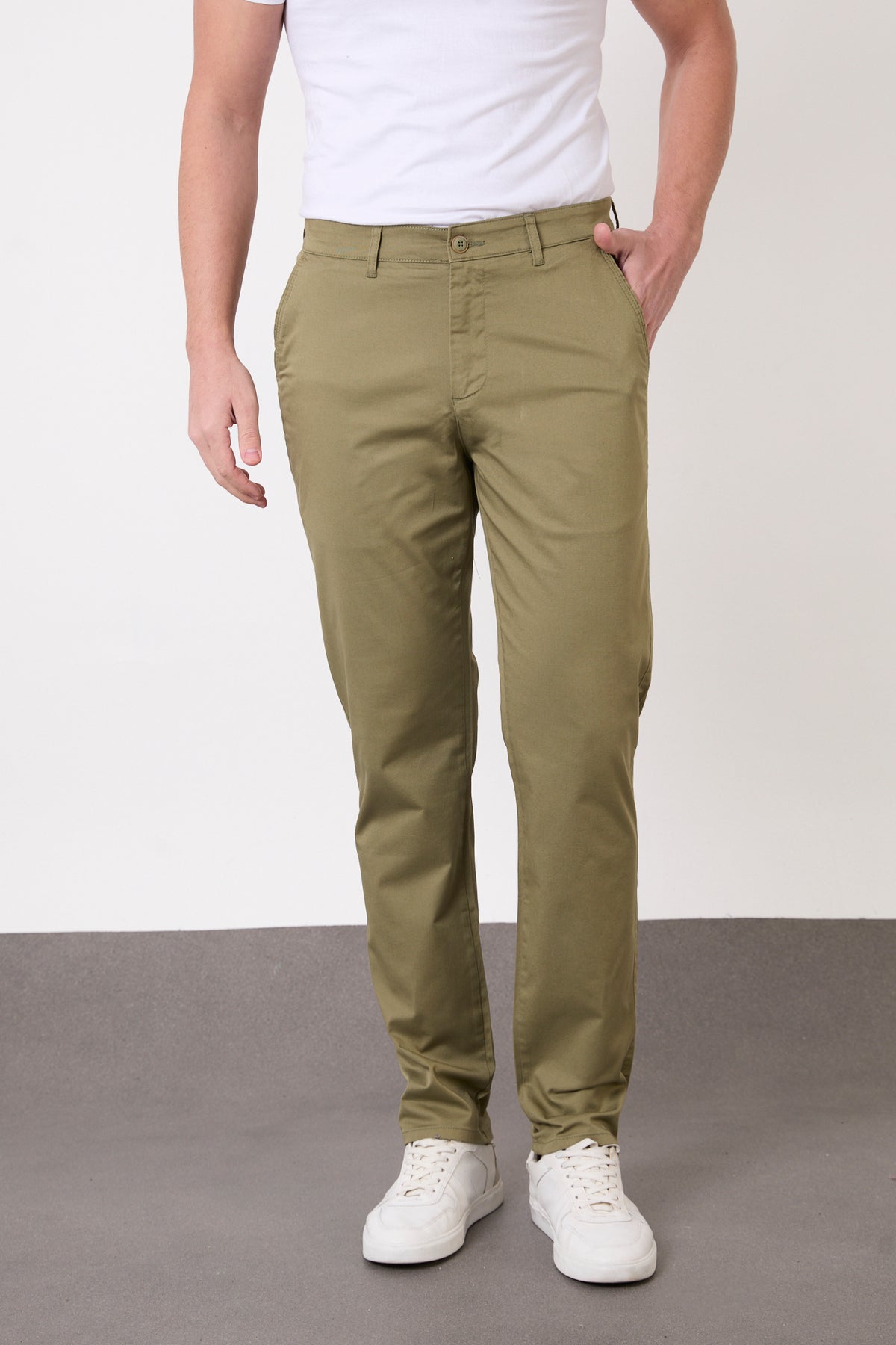 Erkek Regular Fit Geniş Kesim Likralı Pamuklu Chino Kanvas Pantolon - Haki